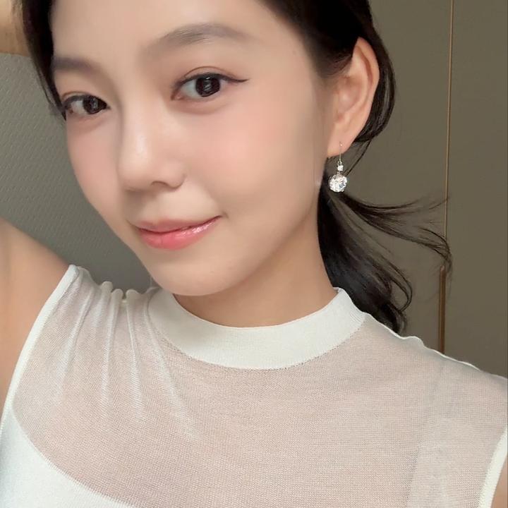 纯铜锆石耳饰 爆闪锆石耳钉小众轻奢气质感耳饰