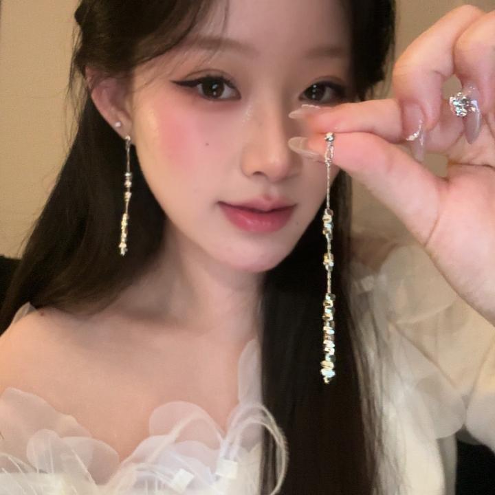 合金耳饰 银色小碎银流苏耳环时尚气质长款耳钉精致设计感耳饰女
