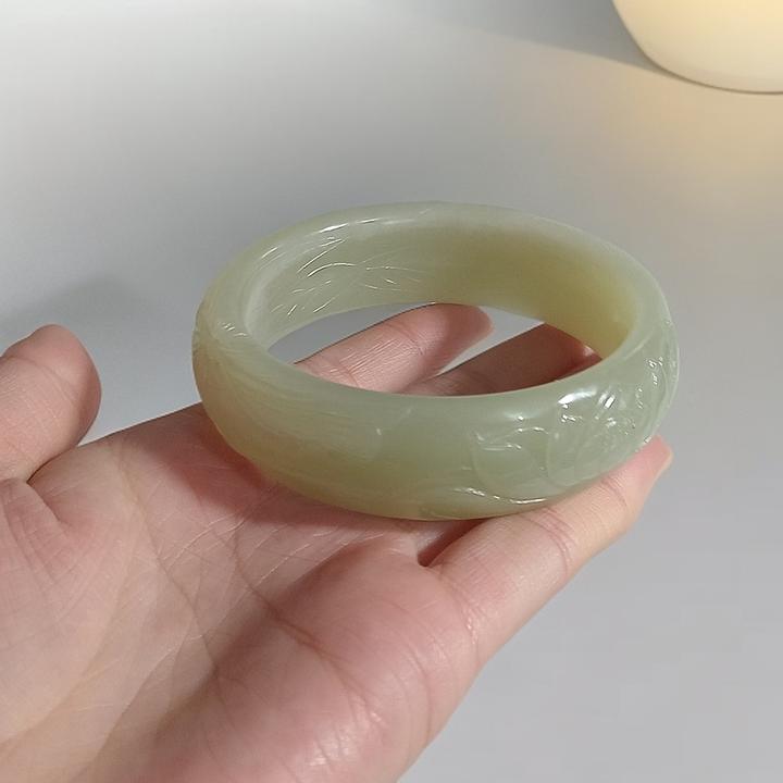 和田玉百搭雕刻荷花手镯【61.5圈口】