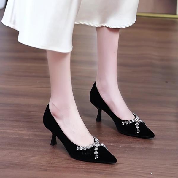 5cm咖色绒面配裙子法式优雅小高跟女2025秋气质尖头水钻细跟单鞋