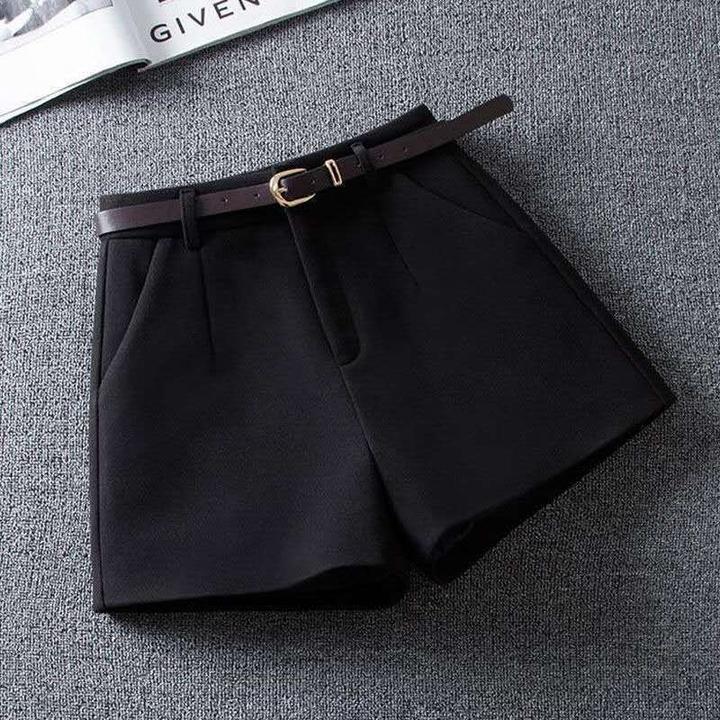 秋冬季2025新款毛呢时尚短裤女外穿高腰黑色显瘦配靴子西装阔腿裤