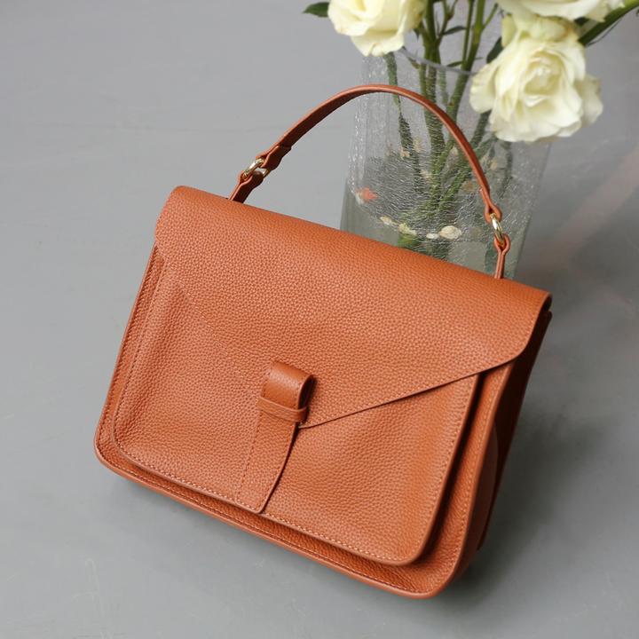 包包女2025新款真皮小众邮差信封包质感头层牛皮大容量单肩斜挎包