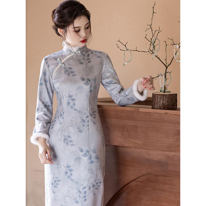新中式蓝色旗袍2024冬季新款高端改良复古风连衣裙加绒修身日常女
