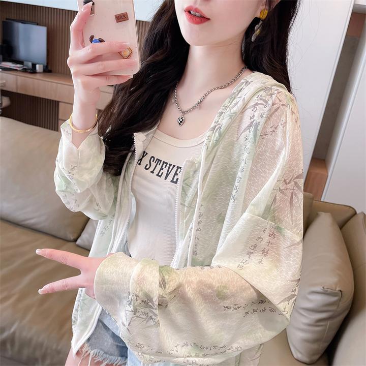 国风连帽防晒薄款外套女春夏新款韩版宽松白色小众设计感大码上衣