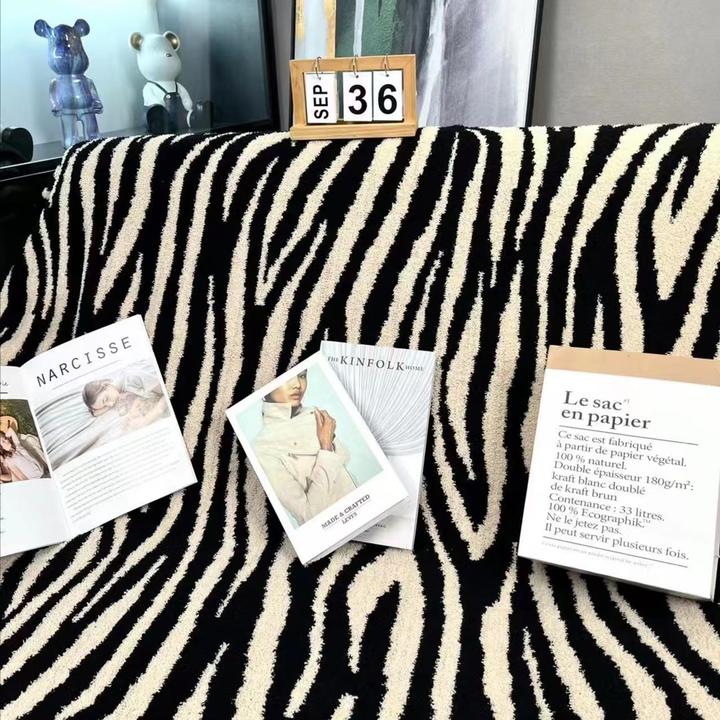 斑马纹沙发针织盖毯半边绒午休绒毯床上装饰床尾巾软绵绵绒毯网红