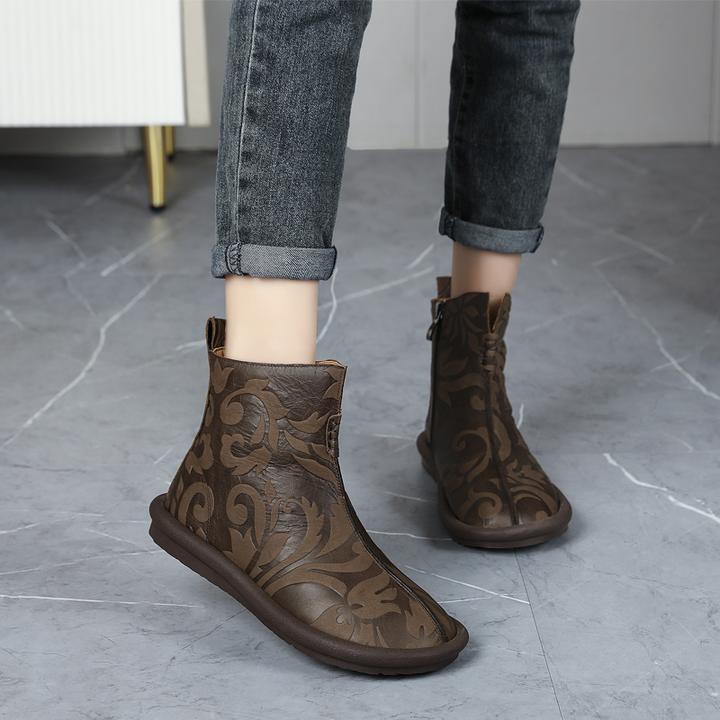 真皮民族风手工短靴秋冬圆头休闲平底女靴复古压花牛皮软底马丁靴