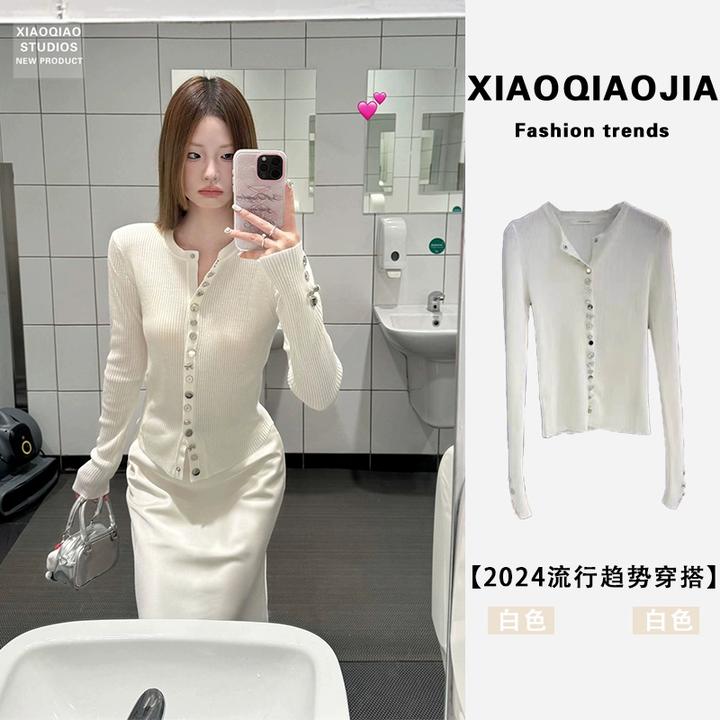 韩系时尚休闲圆领重工纽扣长袖针织开衫女设计感气质修身显瘦上衣