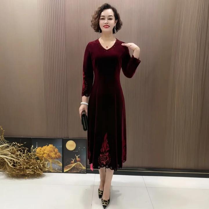 50145喜婆婆婚礼秋冬高档时尚绣花长裙V领减龄中年妈妈大码连衣裙