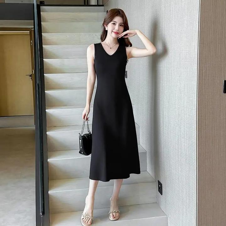 垂感无袖v领背心连衣裙女夏季高级感2025新款小个子a字吊带裙黑色
