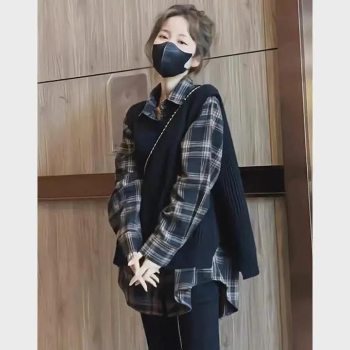 大码时尚洋气格子长袖衬衫女秋季胖mm显瘦遮肚针织马甲两件套上qp