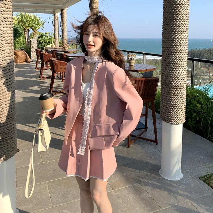超好看粉色名媛小香风西装套装裙女春季新款西服百褶裙两件套