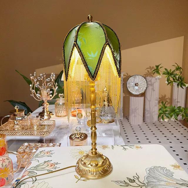 美式复古流苏台灯轻奢高级感文艺浪漫温馨氛围仿古卧室床头装饰灯