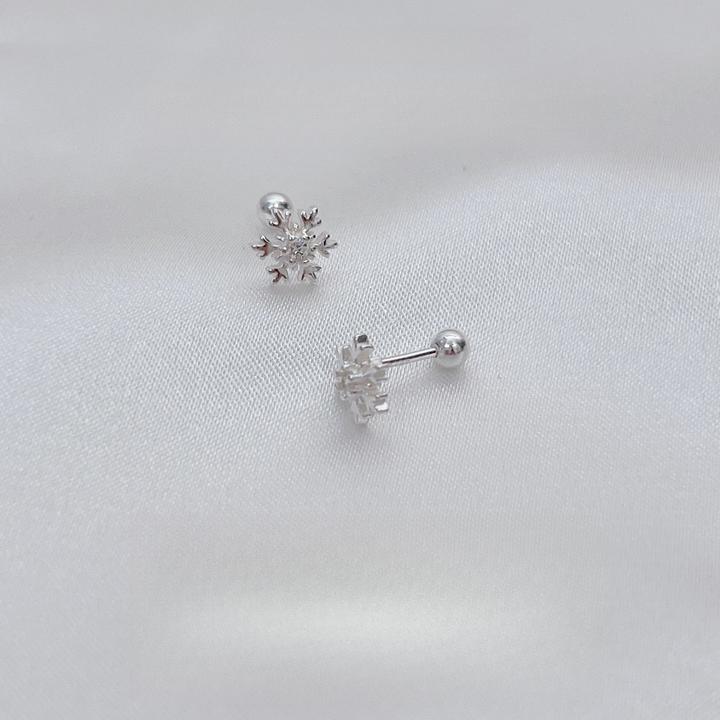 合金耳饰 雪花螺丝纹耳钉气质白色迷你百搭简约轻奢小众时尚精致