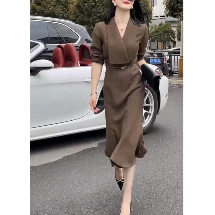 2023轻熟风显瘦连衣裙女纯色修身显瘦中长款裙子