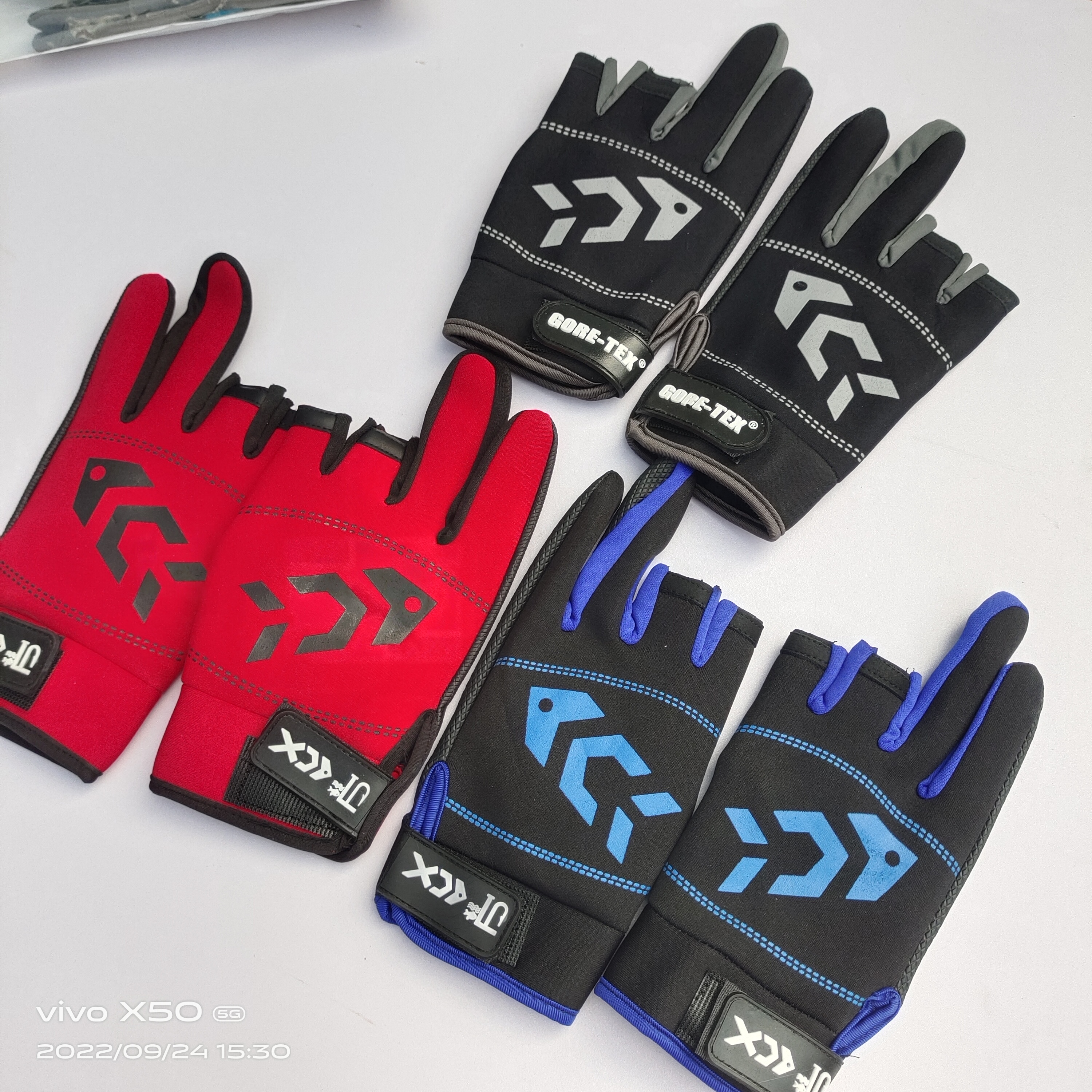 飞磕手套抓鱼手套钓鱼手套渔具用品