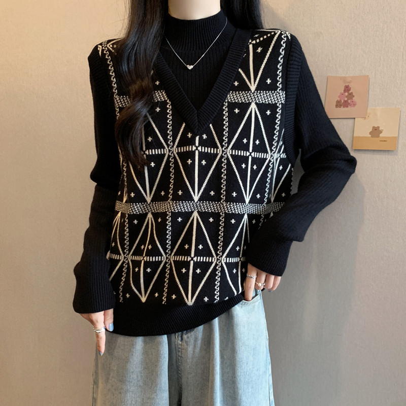 大码秋冬新款半高领假两件毛衣女胖mm设计感小众显瘦遮肉针织上衣