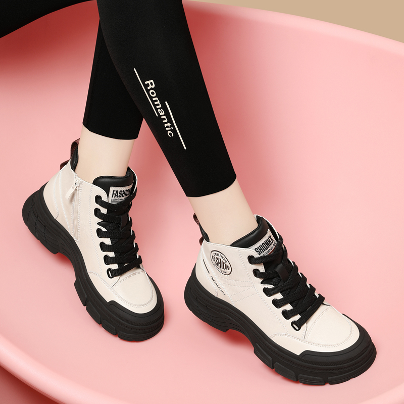 网红爆款马丁靴女款2024新款秋冬英伦风厚底洋气小短靴瘦瘦靴百搭