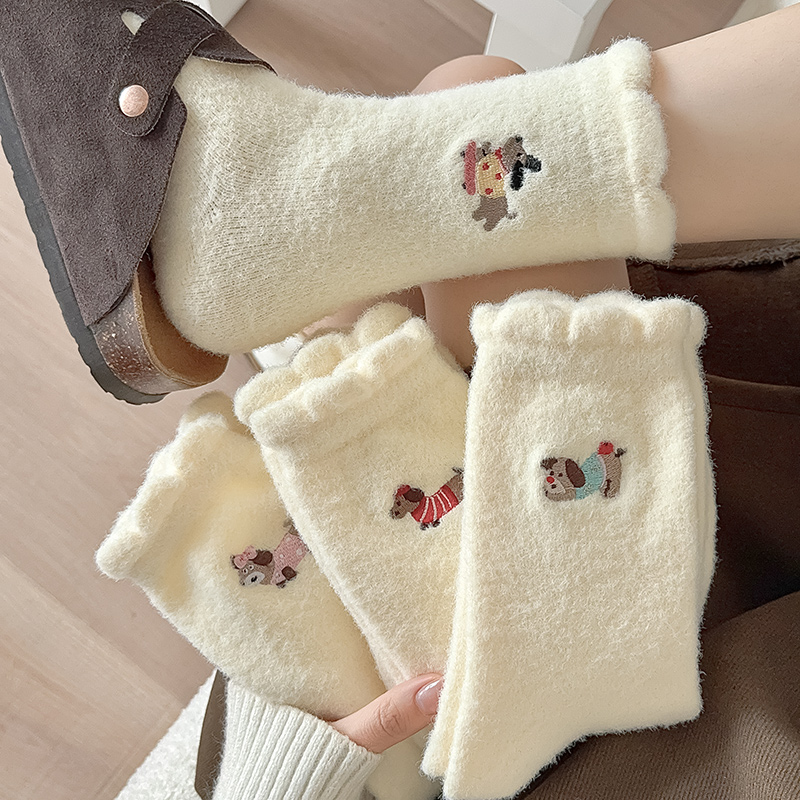 冬季袜子女可爱卡通澳绒加绒加厚保暖日系冬天家居白色地板睡眠袜
