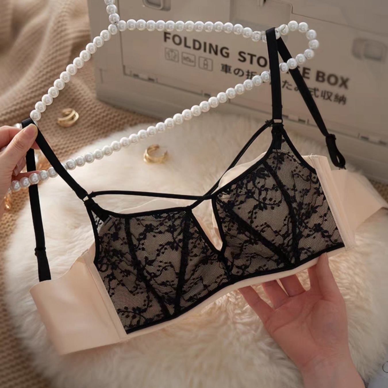 性感绑带聚拢内衣女无钢圈小胸显大胸罩上托防下垂收副乳文胸套装