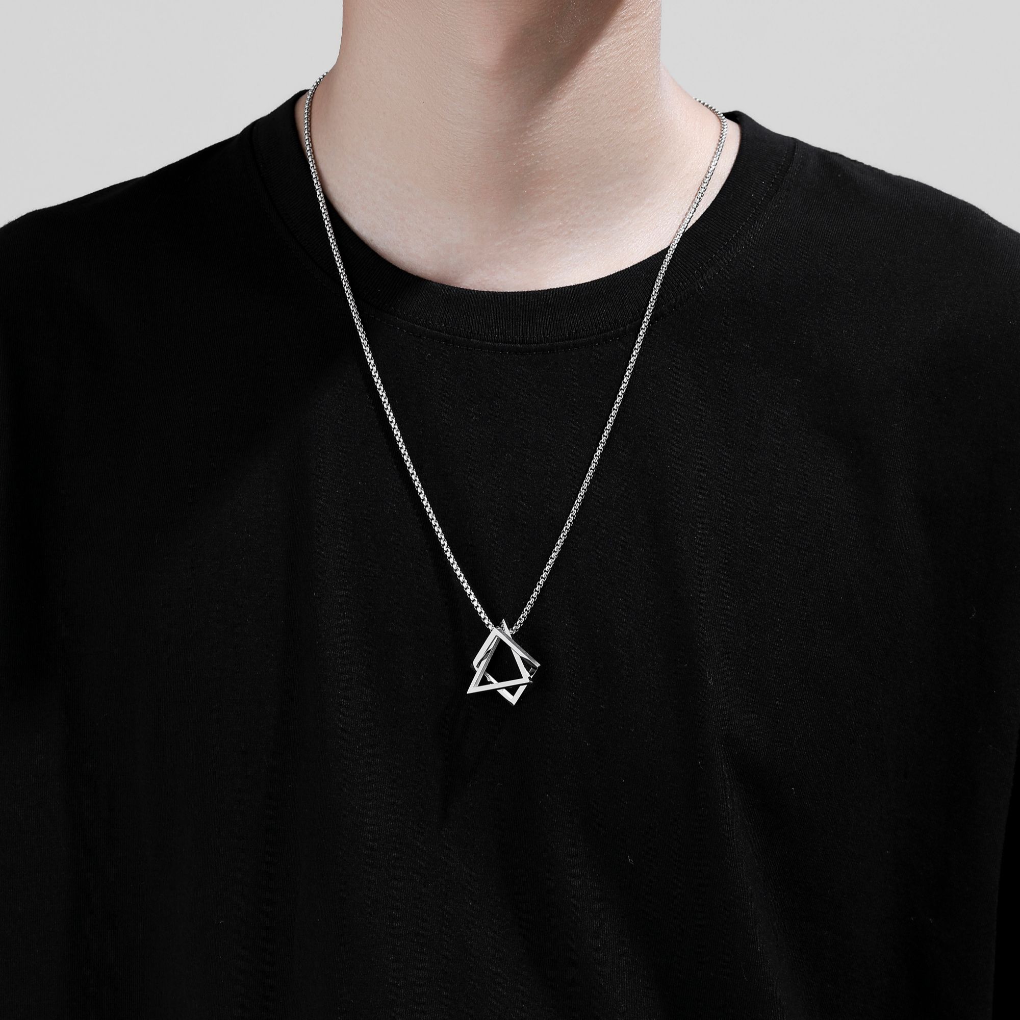 梵亚格 不锈钢吊坠 三角几何项链小众高级潮牌百搭时尚个性毛衣链