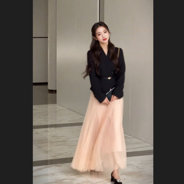 【秀场朱丽】不对称设计感休闲显瘦西装短长袖外套长纱裙腰带三件套