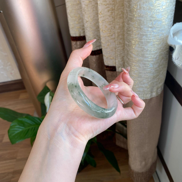 新疆天山翠玉手镯竹影新中式山水翠飘花冰糯种翠正圈多样性发一