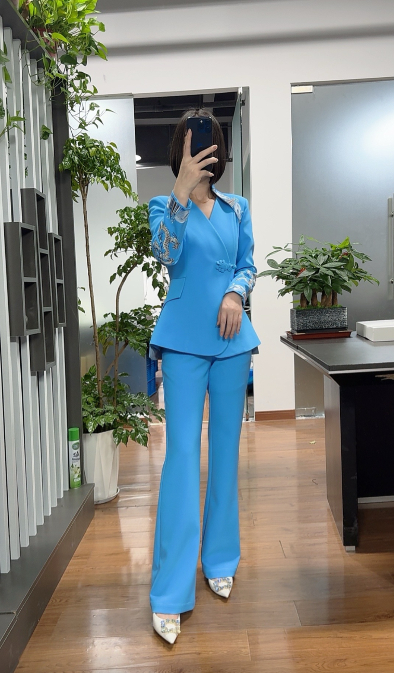 25297-2025绣龙秋款高级感肩部刺绣国风西服套装春秋设计感气质