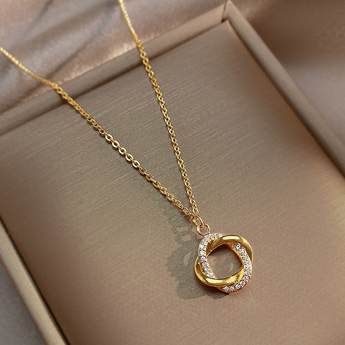 BAZAAR 铜合金项链 气质轻奢时尚百搭简约环环相扣锁骨链金色饰品