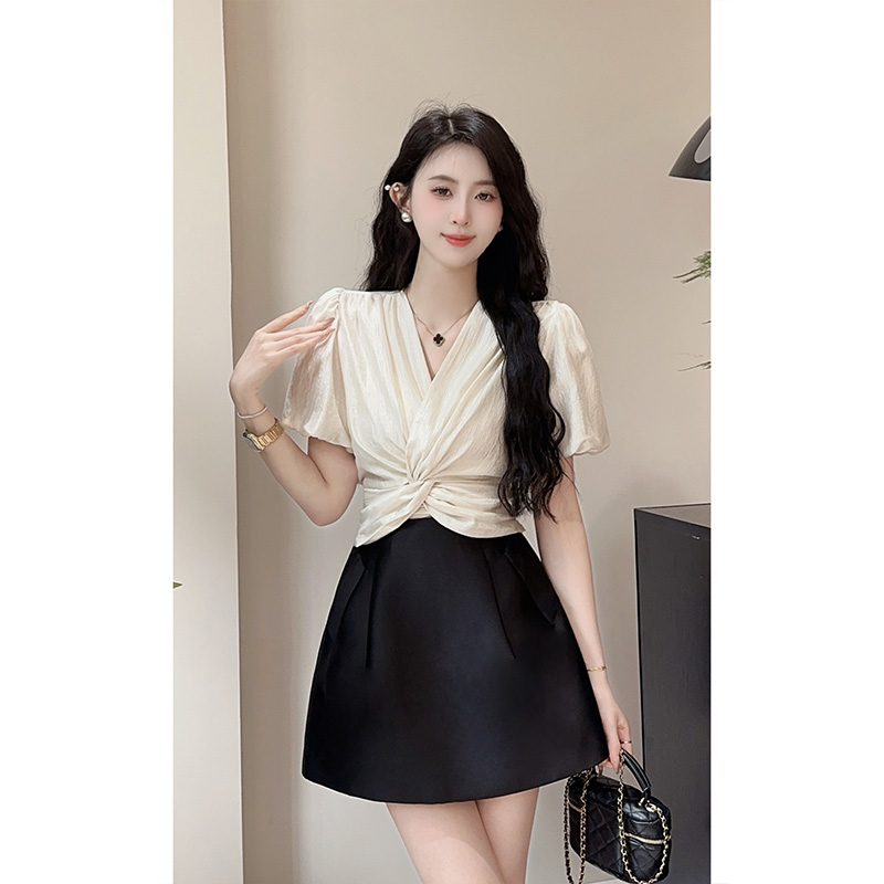 【现货】【心动信号】夏季设计感法式交叉V领泡泡袖衬衫女
