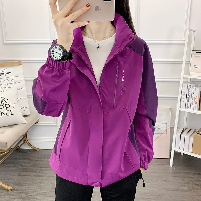 户外防水冲锋衣女秋防风夹克妈妈款风衣透气薄款运动外套登山服