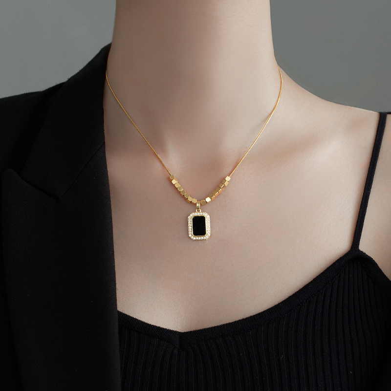 金美澳 钛钢项链 方块ins风项链女高级感小众首饰毛衣链轻奢饰品