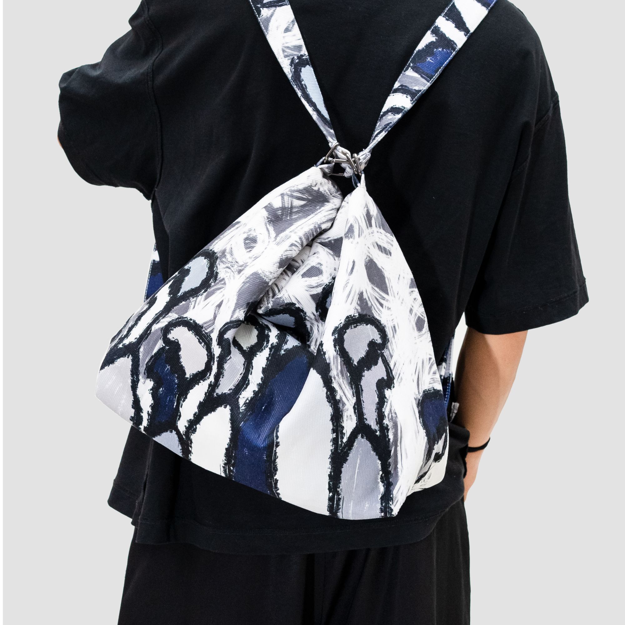 无则艺【新镇店之宝】原创小众文艺行者百搭通用个性印花多变双肩包