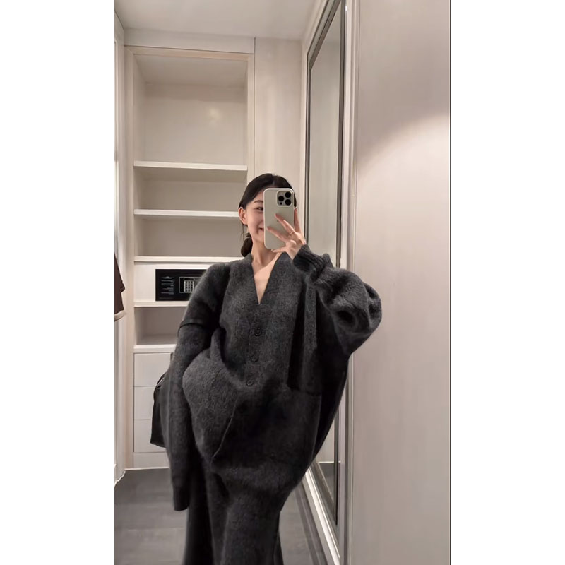 2025秋季新款慵懒风气质宽松长袖针织毛衣外套高腰显瘦百搭半身裙
