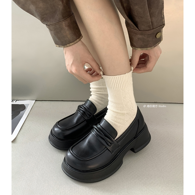 南在南方圆头英伦风黑色厚底小皮鞋女2026新款春秋法式粗跟乐福鞋
