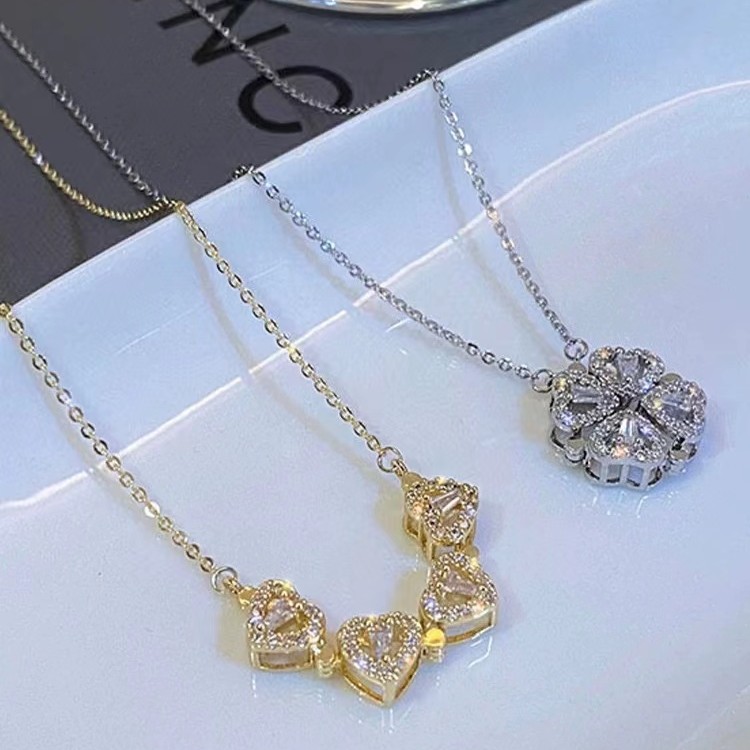 钛钢项链 2025新款四叶草项链轻奢高级不掉色折叠两戴爱心锁骨链