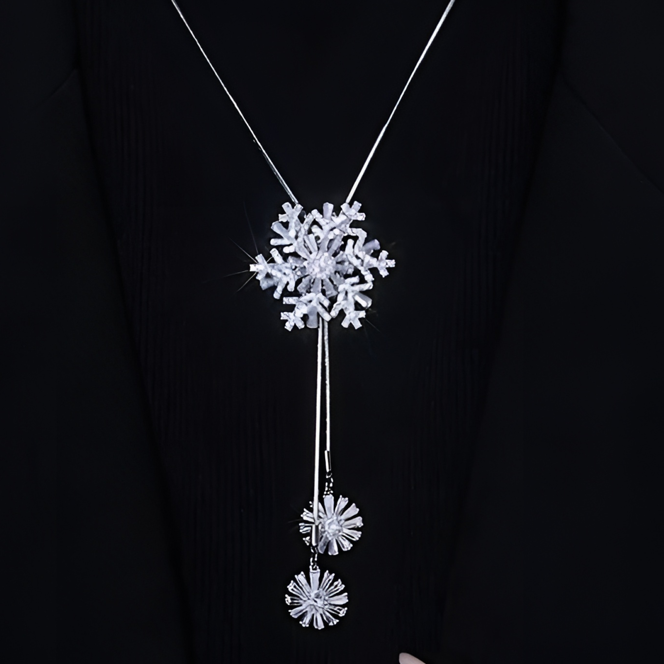 钛钢项链 灵动旋转雪花毛衣链2024年新款潮气质高级感锁骨链项链