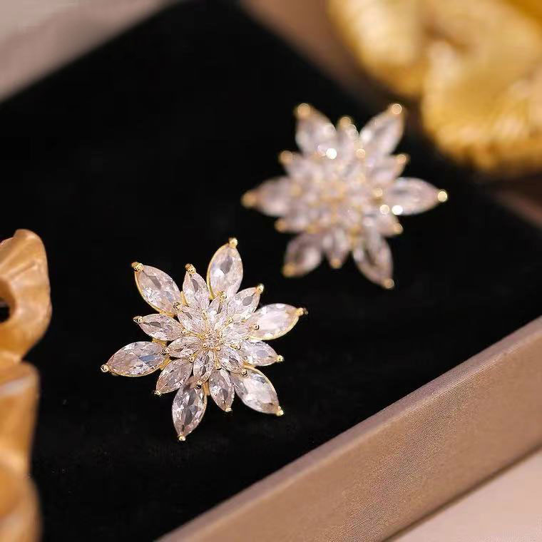 铜合金耳饰 【冰花】精致百搭气质轻奢时尚超闪品质个性高档耳钉400