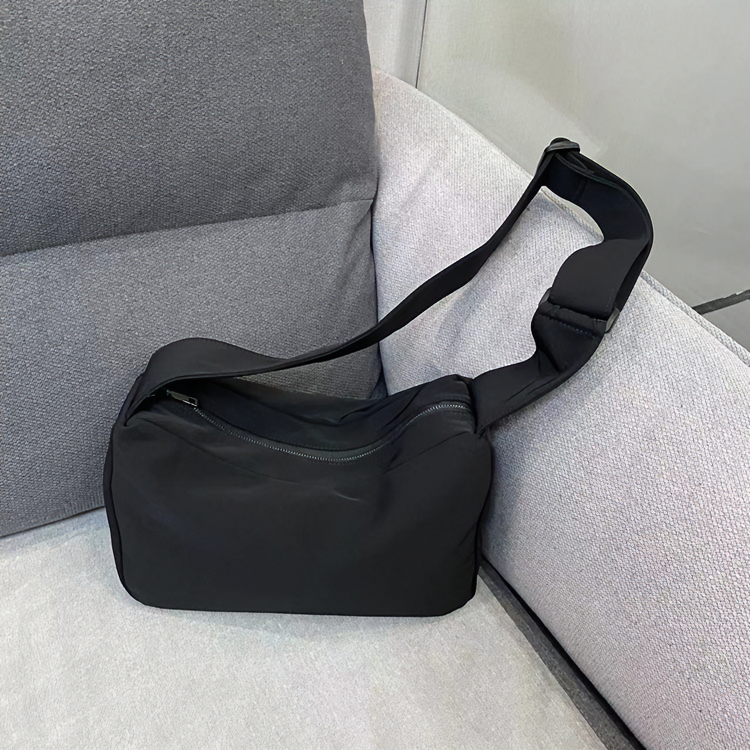 新款休闲斜纹高品质防水单肩简约百搭轻便斜挎包时尚小众女旅行包