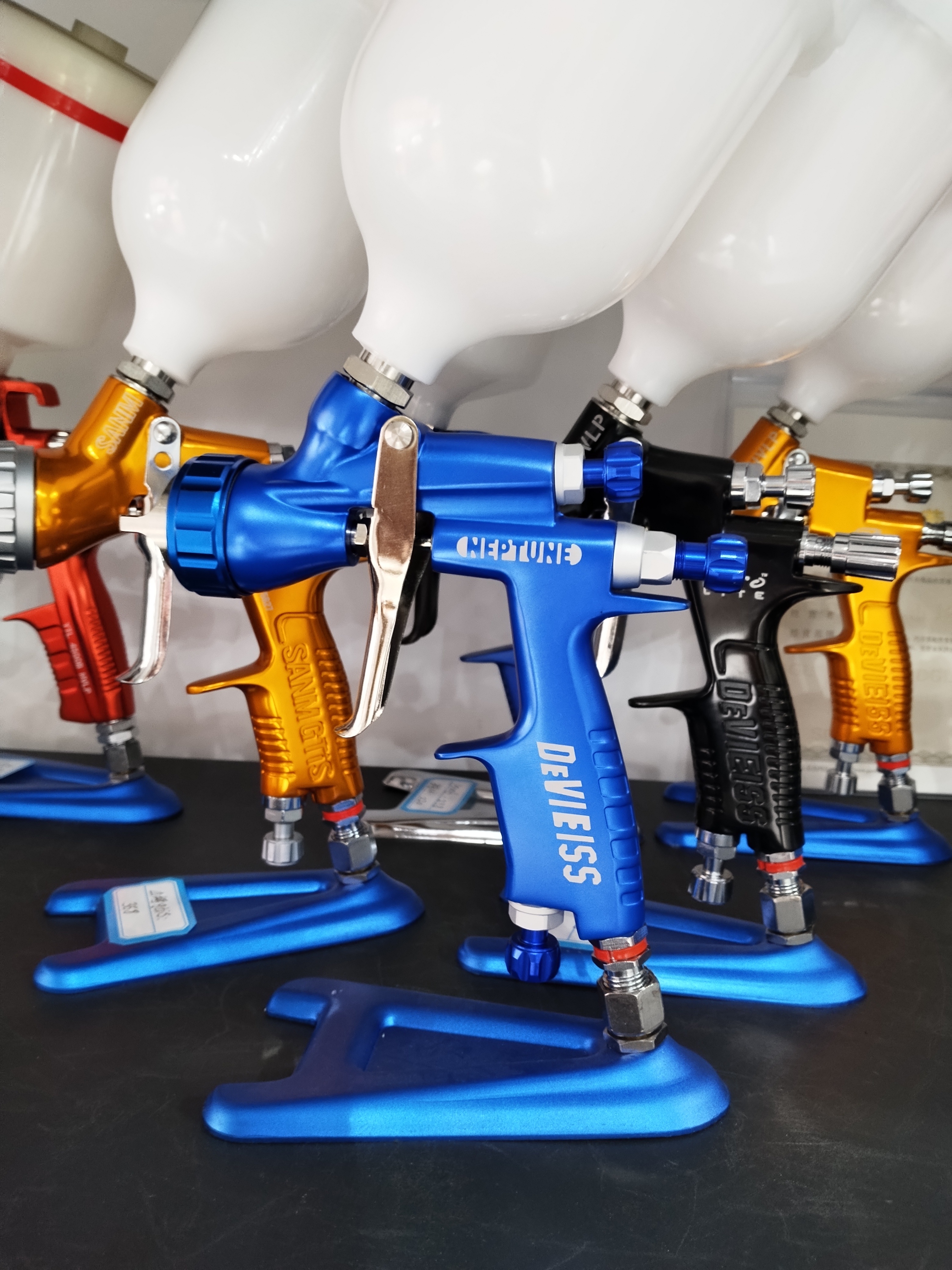 国产海王星1.3囗径汽车专用清漆枪，手感轻便高雾化扇面大不好用退