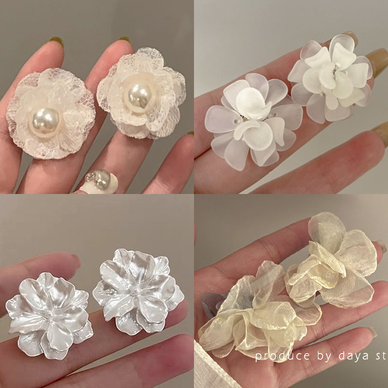 超仙氛围感白色雪纺花朵精致热卖款耳环女新款耳钉甜美风网红款