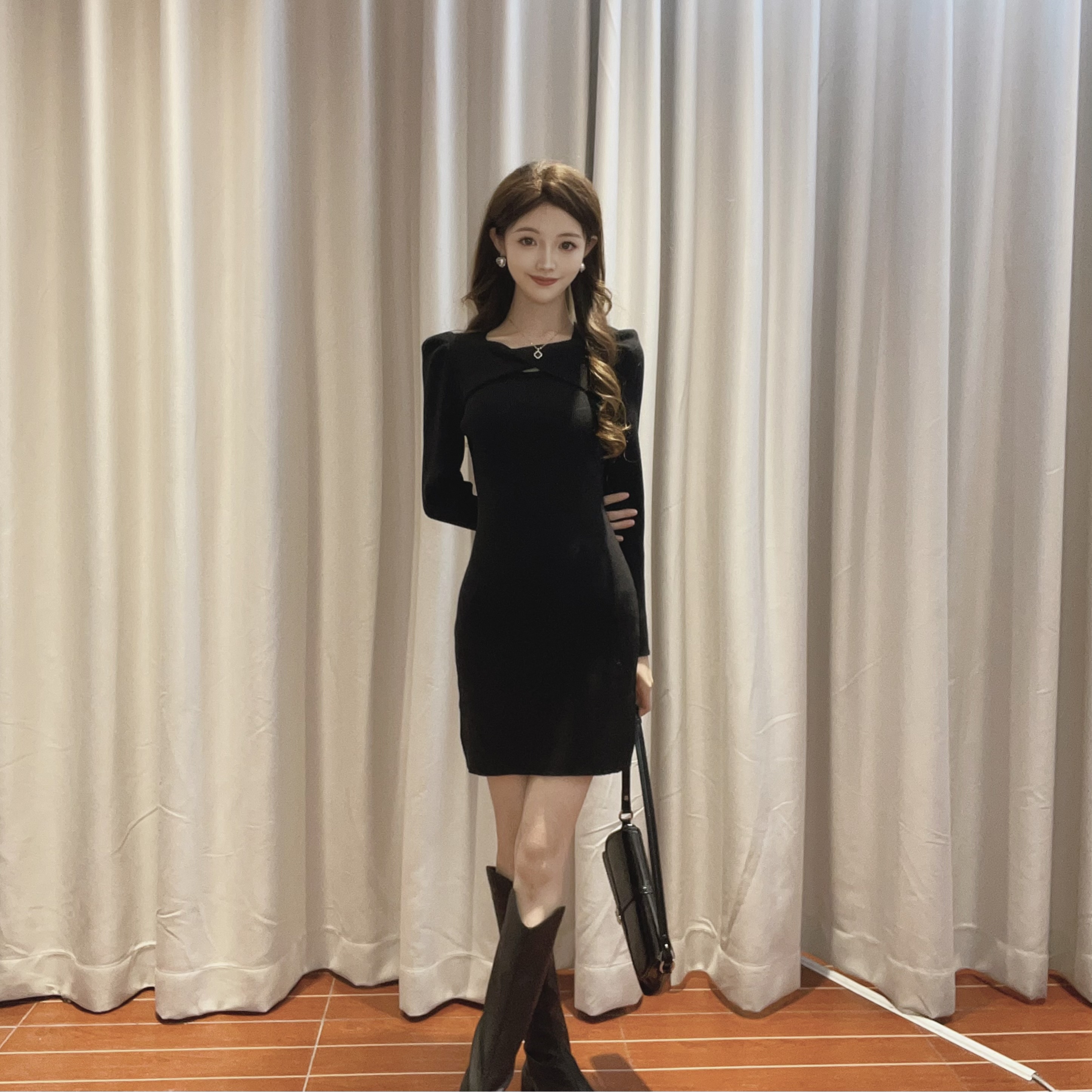 IEF/爱依服2025冬季新款韩版纯色性感小女人气质修身显瘦连衣裙