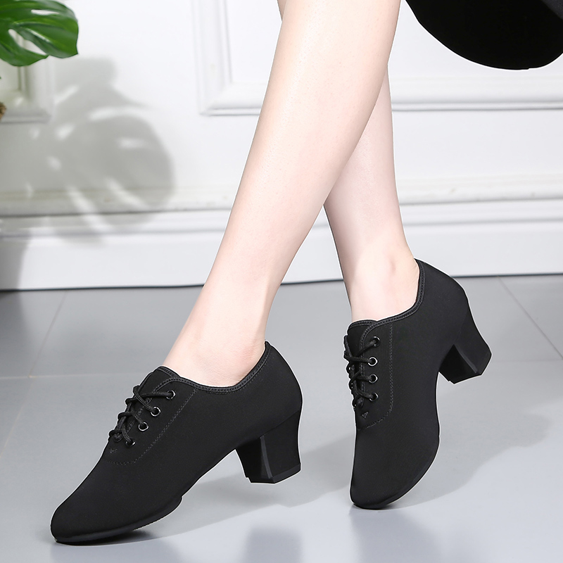 特丝丽她秋季牛津布拉丁舞鞋健美操形体软底女士成人广场舞妈妈鞋