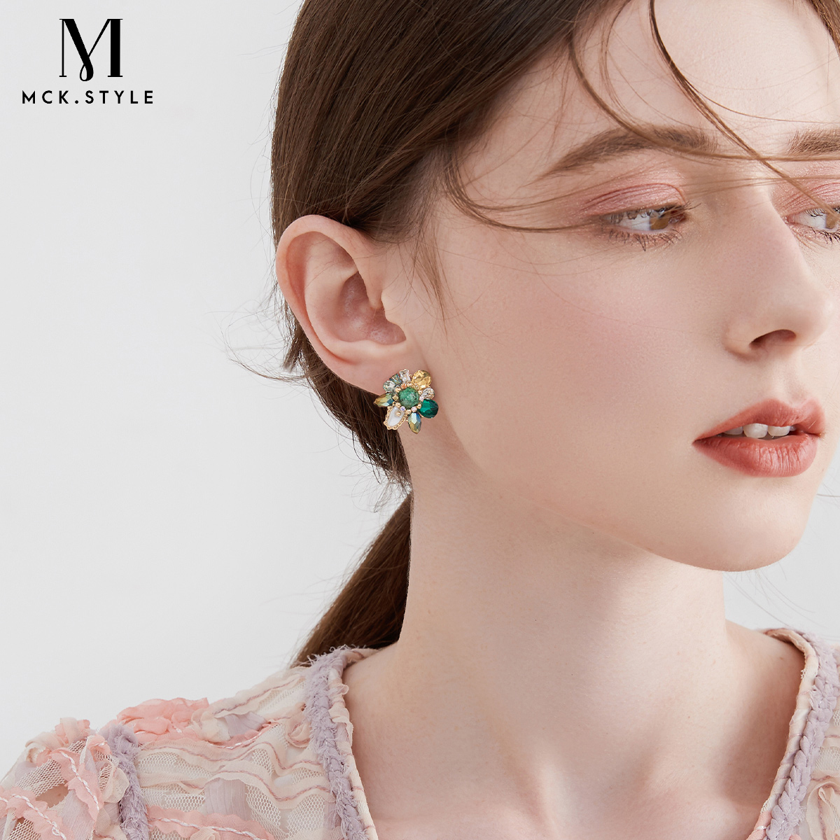 mck 合金仿水晶耳饰 复古民族风花朵耳钉女轻奢耳环气质绿色耳饰