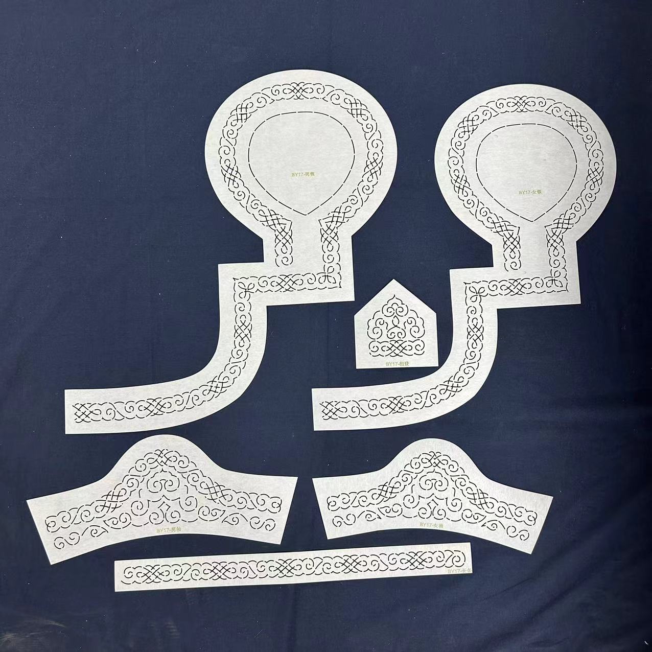 巴音尼木呼专属 如意金锁纹蒙古袍刺绣软模版尺子 可重复使用