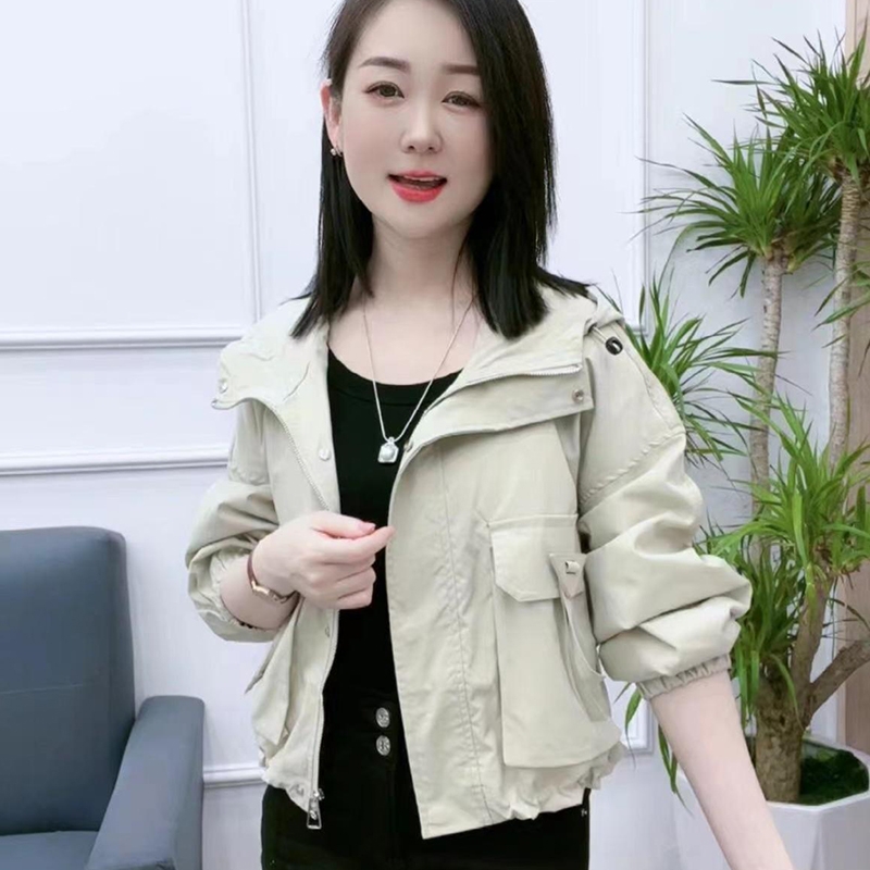 时尚气质短款外套女2026年春秋季新款小个子大码宽松显瘦拉链上衣