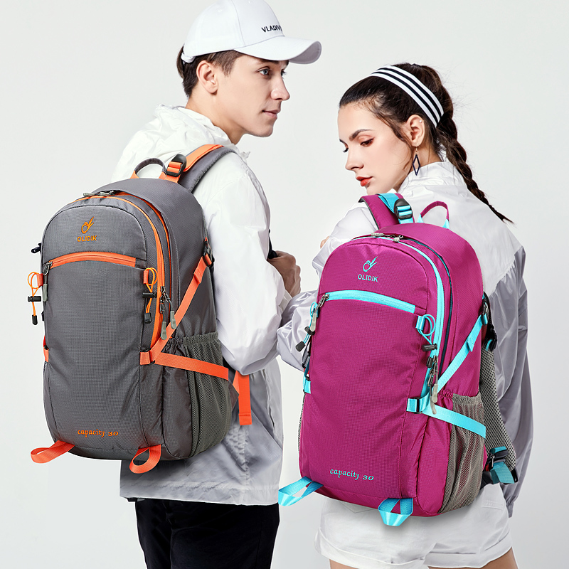 户外双肩包大容量旅行包多功能登山包防泼水超轻男女旅游爬山背包