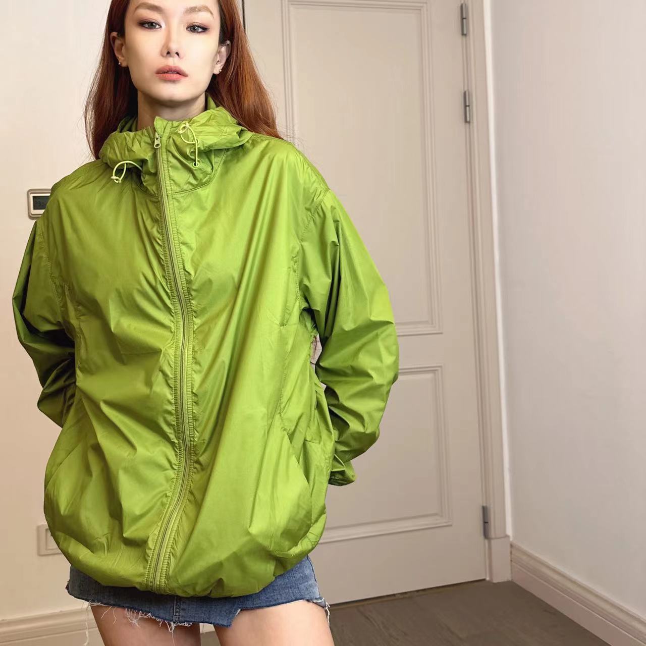 男女同款欧美街拍中性户外轻薄三防科技防晒服皮肤衣连帽外套2301