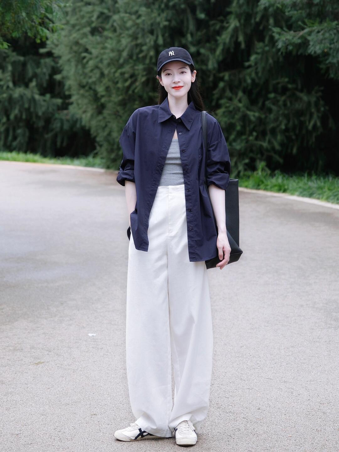 【闲时假日】夏季气质藏青色衬衫灰色吊带白色长裤慵懒风舒适套装