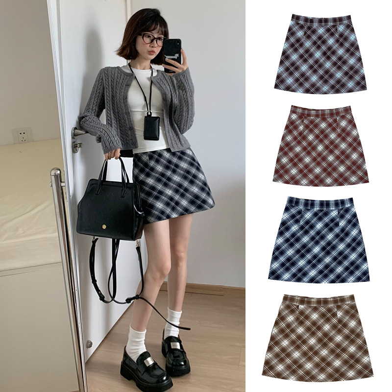 2025秋季新款格子半身裙显瘦韩系百搭设计感秋季包臀A字格纹短裙