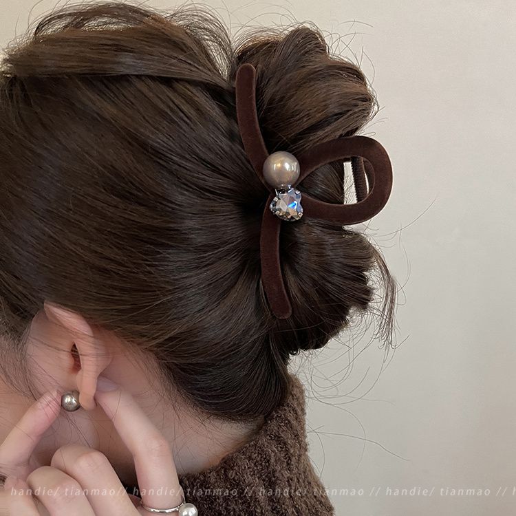 丝绒闪珠抓夹高级感发夹女2023新款后脑勺鲨鱼夹简约发抓发饰